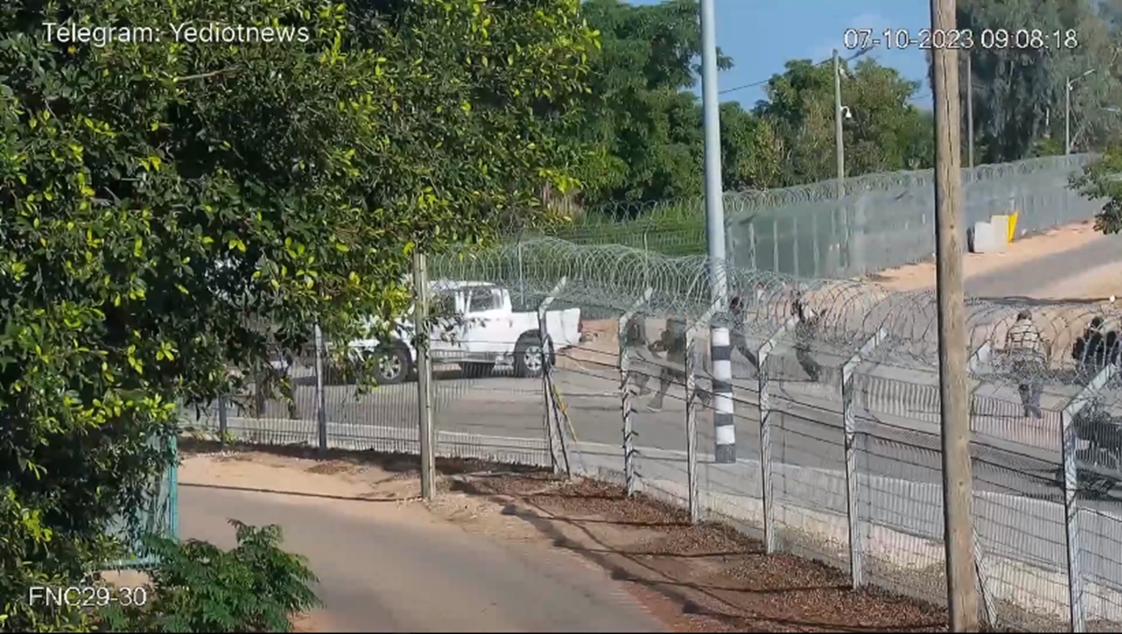 Security Cam Video Footage, Kibbutz Nir Yitzhak, South Israel, October 7th 2023 (Palestinian Terrorists Attack on Israeli Farming Town Near Gaza Border)